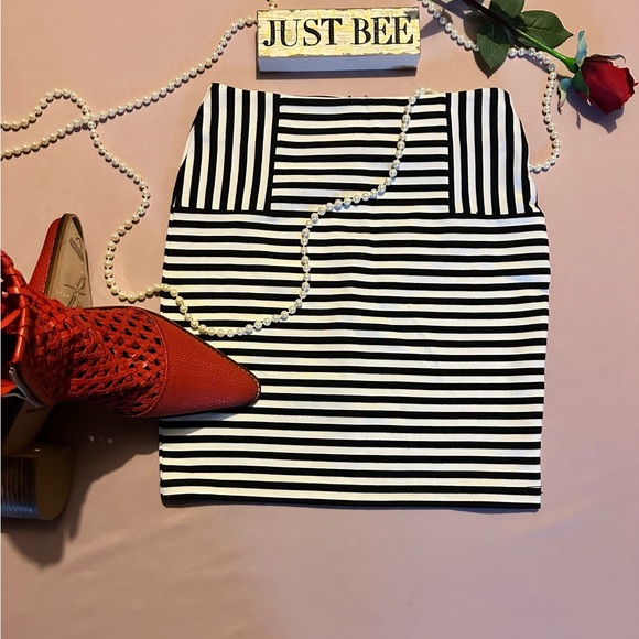 NWT FOREVER 21 STRIPES SKIRT - Picture 10 of 10